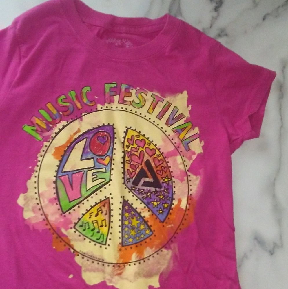 Short-sleeved girl shirt